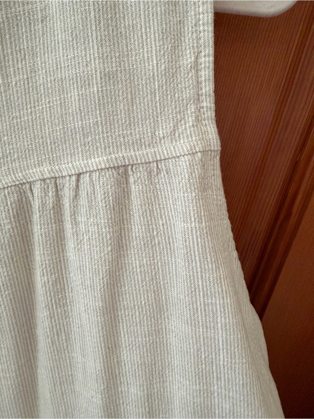 Splendid from Evereve Cream V-Neck lightweight Oversized Sleeveless Tank - Picture 8 of 14